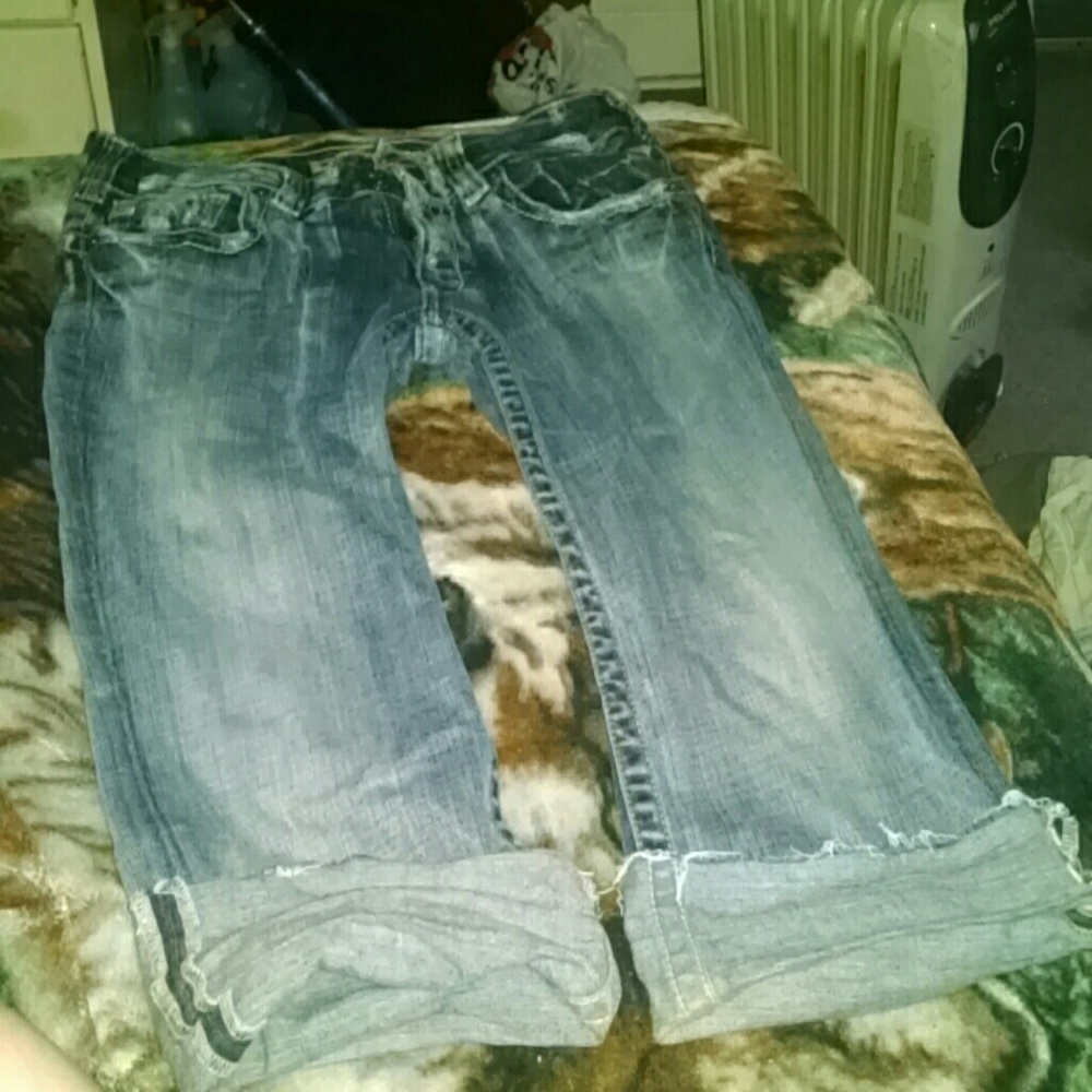 Capri styled Cut Off Jeans